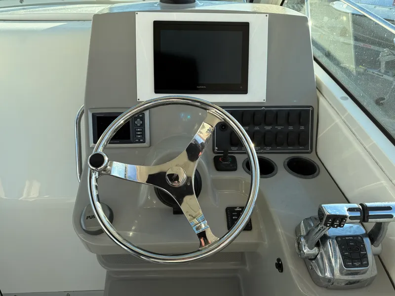 Slide: The Image of Boston Whaler 285 CONQUEST 2013 - 15