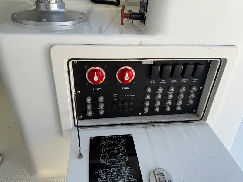 Slide: The Image of Boston Whaler 285 CONQUEST 2013 - 18