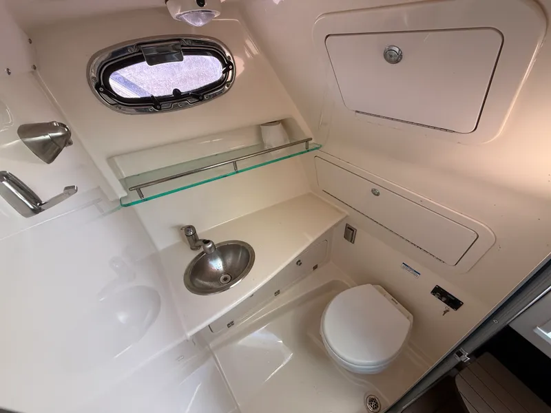 Slide: The Image of Boston Whaler 285 CONQUEST 2013 - 21