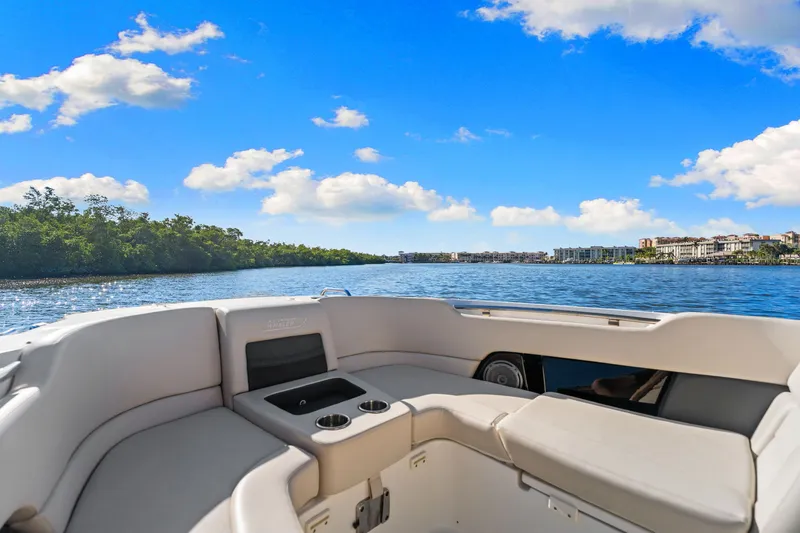 Slide: The Image of Boston Whaler 270 VANTAGE 2015 - 12