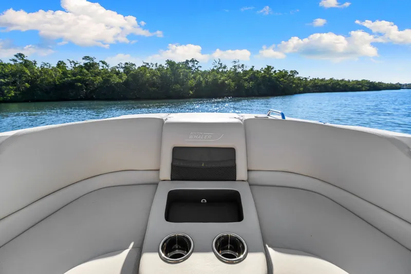 Slide: The Image of Boston Whaler 270 VANTAGE 2015 - 14
