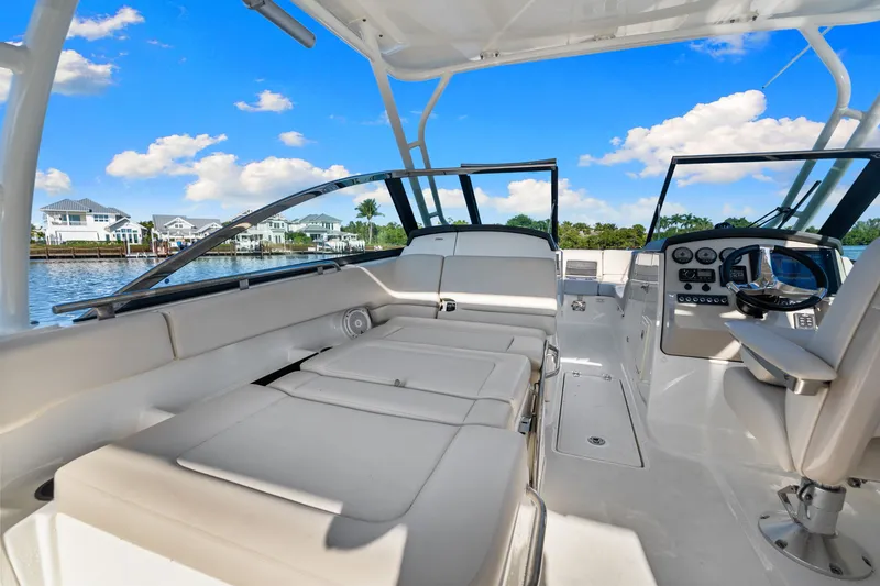 Slide: The Image of Boston Whaler 270 VANTAGE 2015 - 20