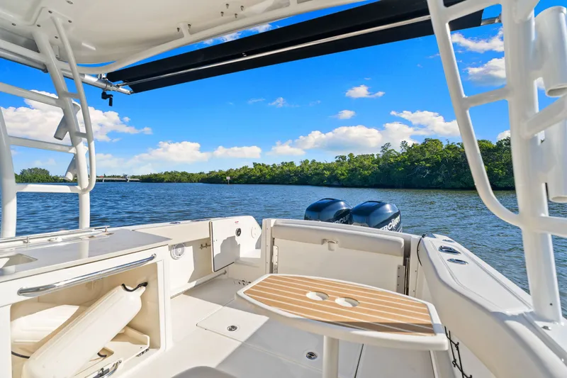 Slide: The Image of Boston Whaler 270 VANTAGE 2015 - 28