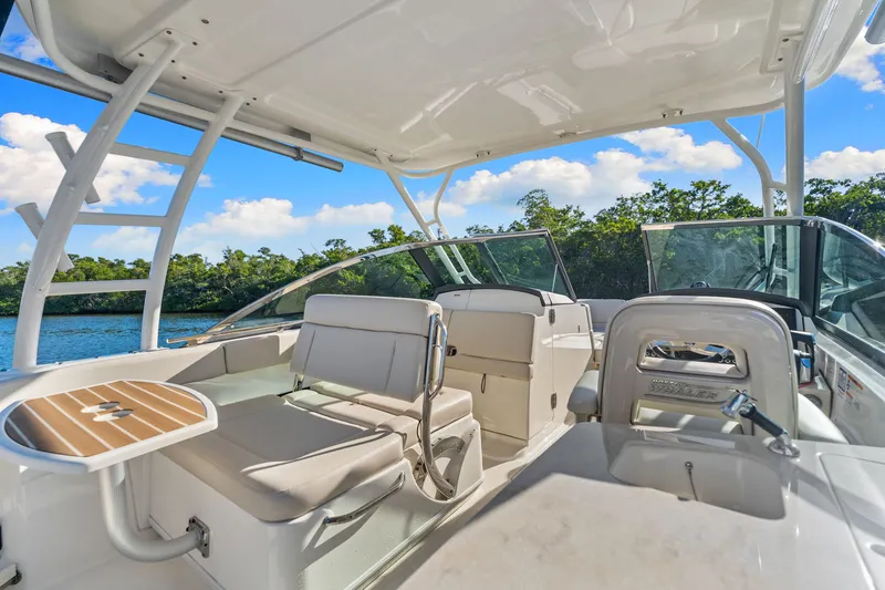 Slide: The Image of Boston Whaler 270 VANTAGE 2015 - 29