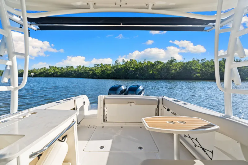 Slide: The Image of Boston Whaler 270 VANTAGE 2015 - 31