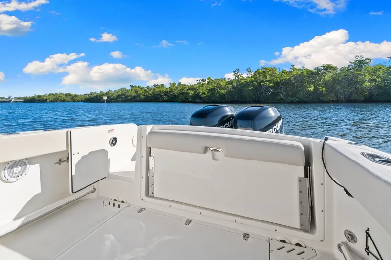Slide: The Image of Boston Whaler 270 VANTAGE 2015 - 33
