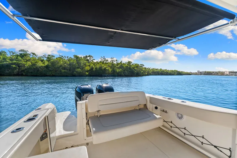 Slide: The Image of Boston Whaler 270 VANTAGE 2015 - 34