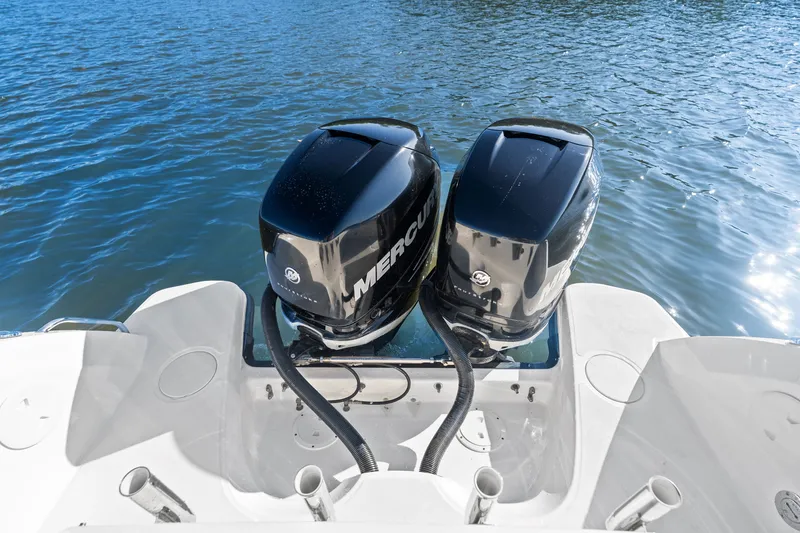 Slide: The Image of Boston Whaler 270 VANTAGE 2015 - 38