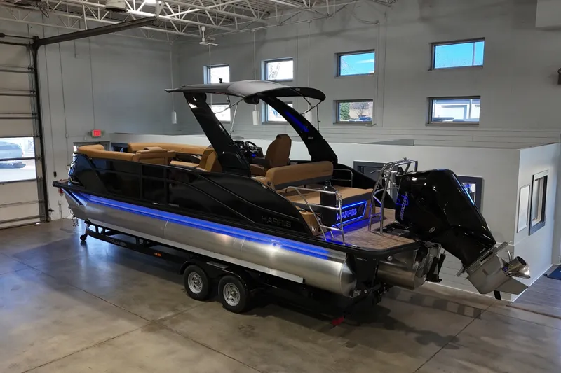 Slide: The Image of Harris Grand Mariner 250 2026 - 2