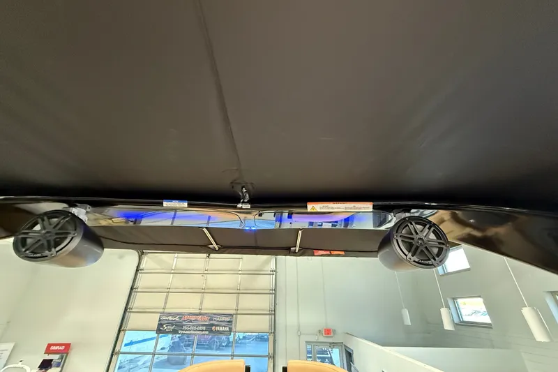 Slide: The Image of Harris Grand Mariner 250 2026 - 21