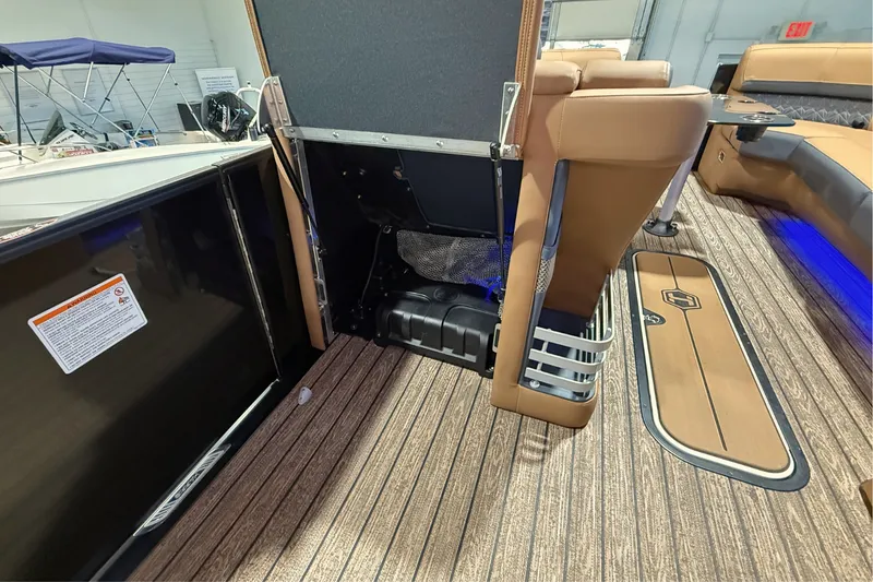 Slide: The Image of Harris Grand Mariner 250 2026 - 24