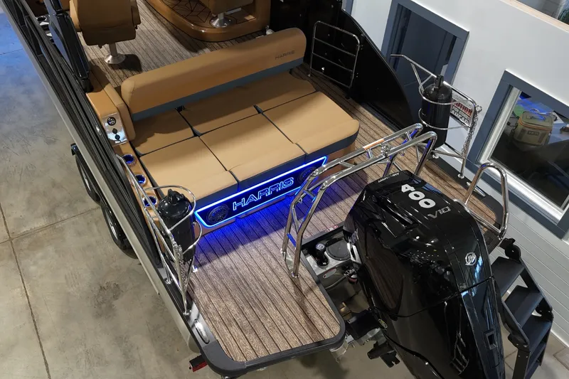 Slide: The Image of Harris Grand Mariner 250 2026 - 5