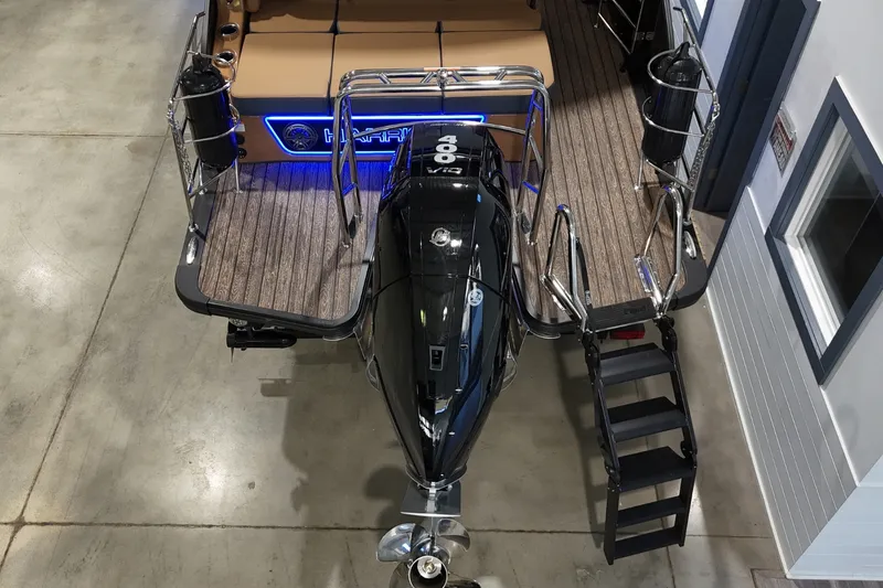 Slide: The Image of Harris Grand Mariner 250 2026 - 6