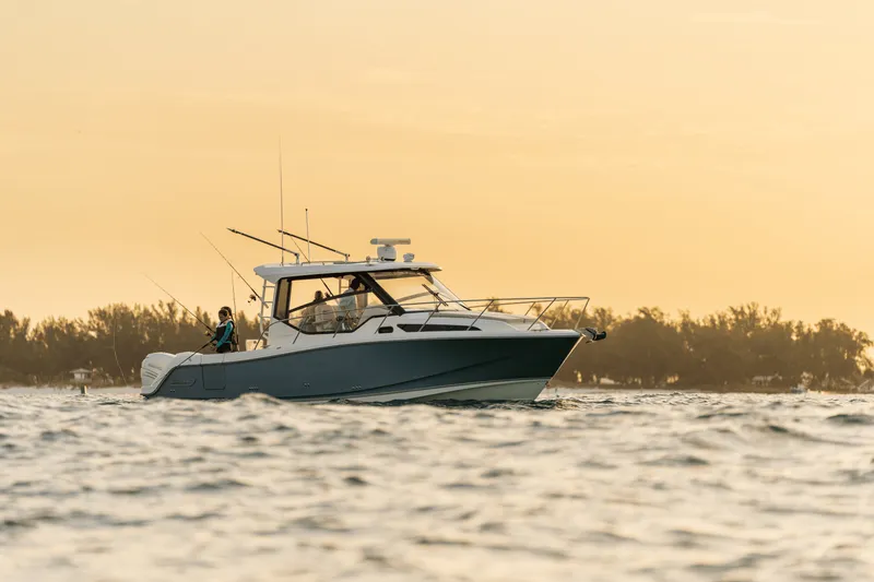 Slide: The Image of Boston Whaler 325 Conquest 2026 - 17