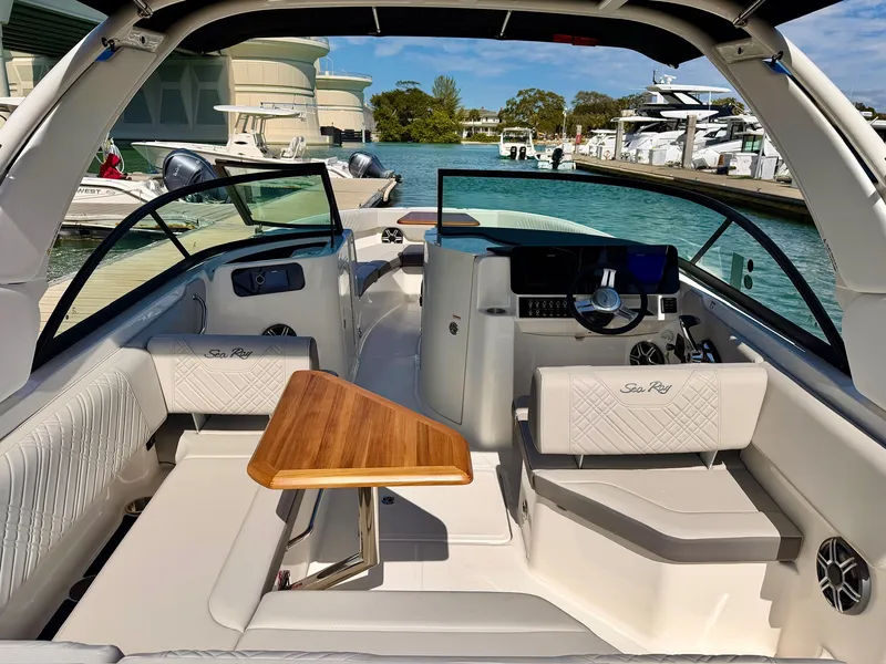 Slide: The Image of Sea Ray SDX 230 Outboard 2026 - 11