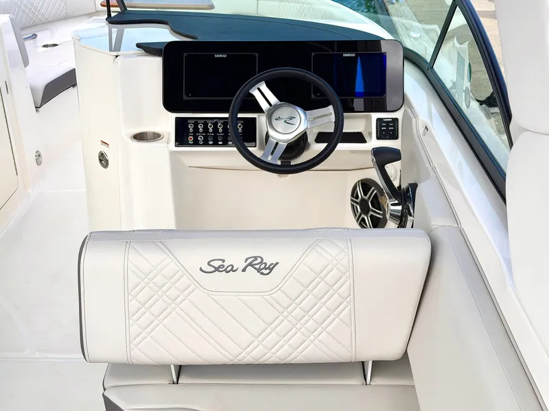 Slide: The Image of Sea Ray SDX 230 Outboard 2026 - 14