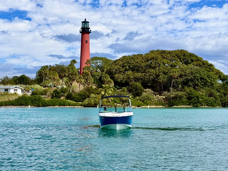 Slide: The Image of Sea Ray SDX 230 Outboard 2026 - 2