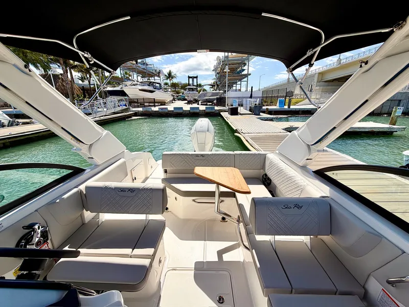 Slide: The Image of Sea Ray SDX 230 Outboard 2026 - 20