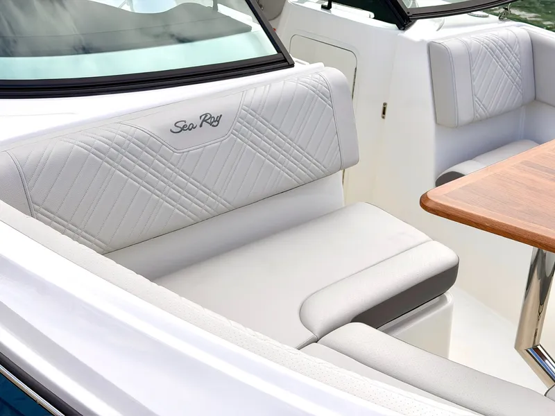 Slide: The Image of Sea Ray SDX 230 Outboard 2026 - 25