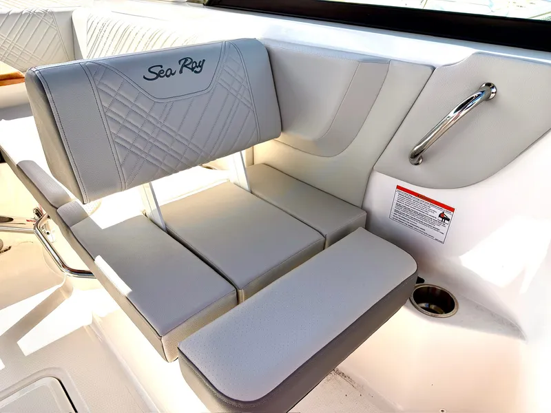 Slide: The Image of Sea Ray SDX 230 Outboard 2026 - 36