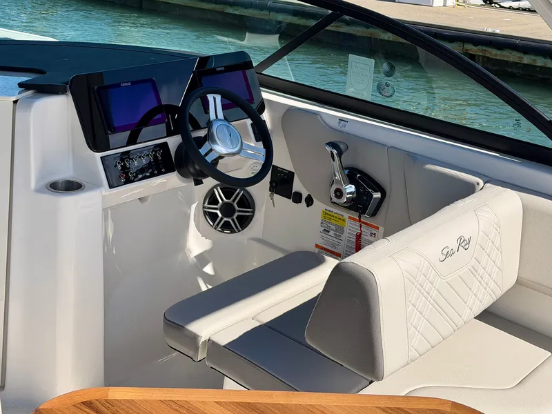 Slide: The Image of Sea Ray SDX 230 Outboard 2026 - 39