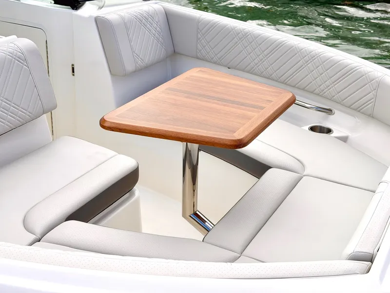 Slide: The Image of Sea Ray SDX 230 Outboard 2026 - 43