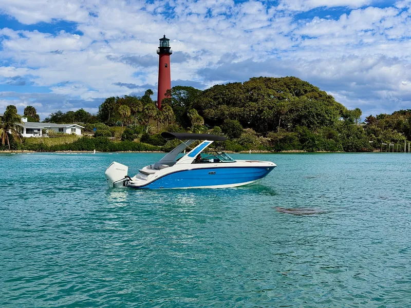 Slide: The Image of Sea Ray SDX 230 Outboard 2026 - 47