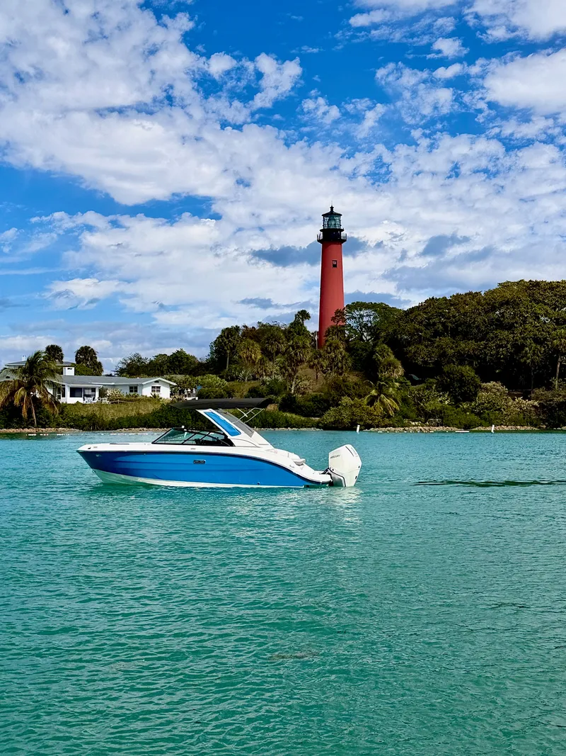 Slide: The Image of Sea Ray SDX 230 Outboard 2026 - 49