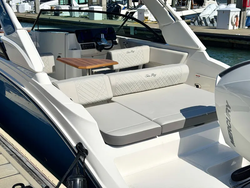 Slide: The Image of Sea Ray SDX 230 Outboard 2026 - 5