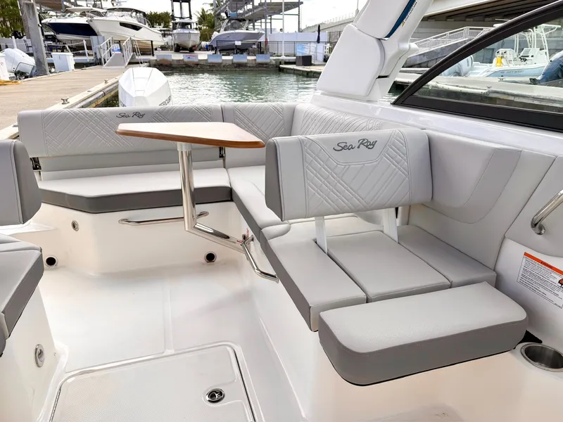 Slide: The Image of Sea Ray SDX 230 Outboard 2026 - 9