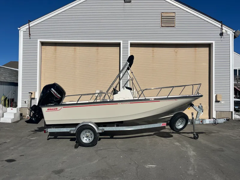 The Image of Boston Whaler 170 Montauk 2026 - 0