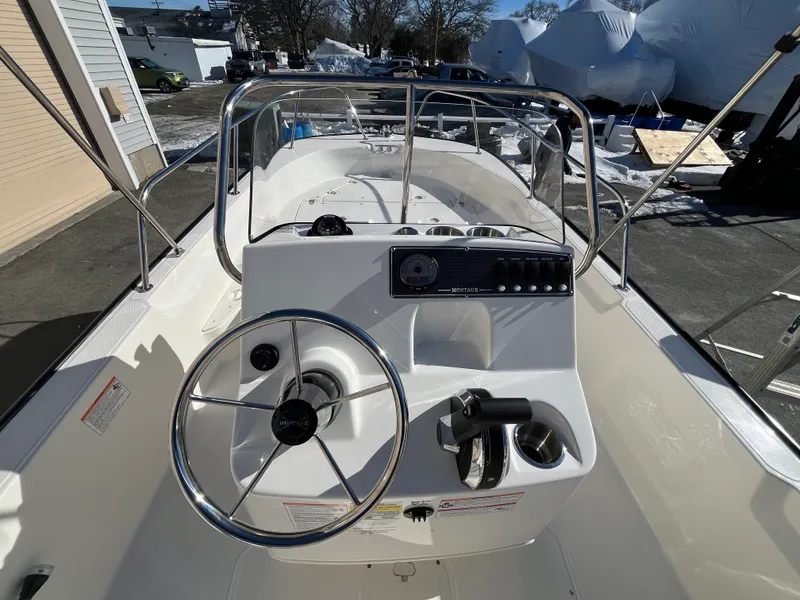 Slide: The Image of Boston Whaler 170 Montauk 2026 - 8