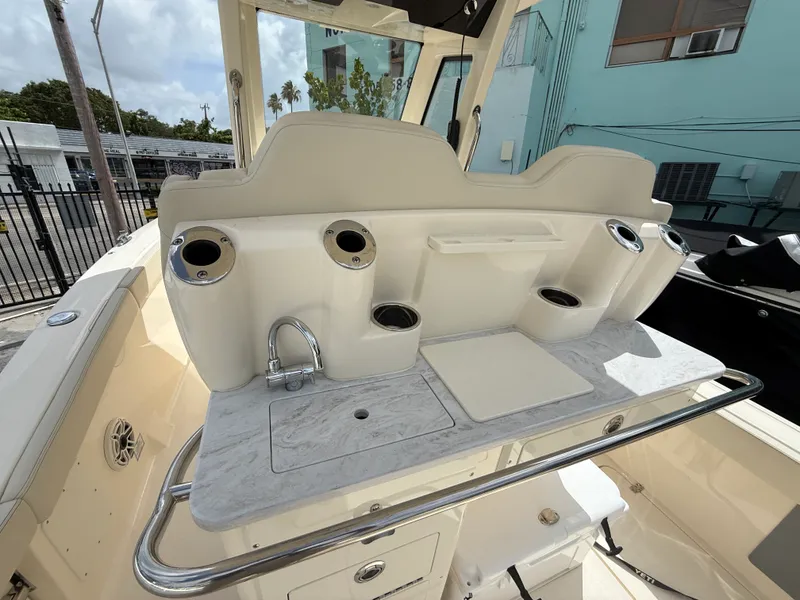Slide: The Image of Scout 260 LXF 2026 - 10