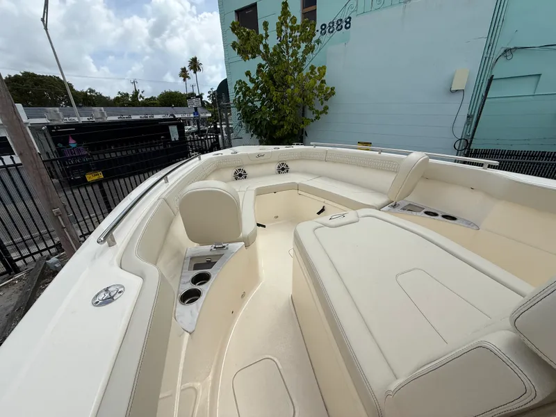 Slide: The Image of Scout 260 LXF 2026 - 16