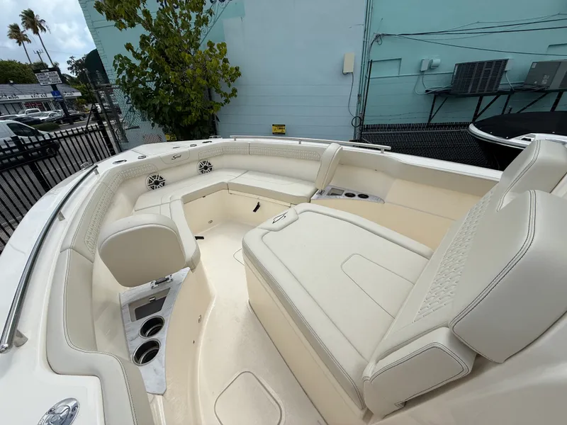 Slide: The Image of Scout 260 LXF 2026 - 17