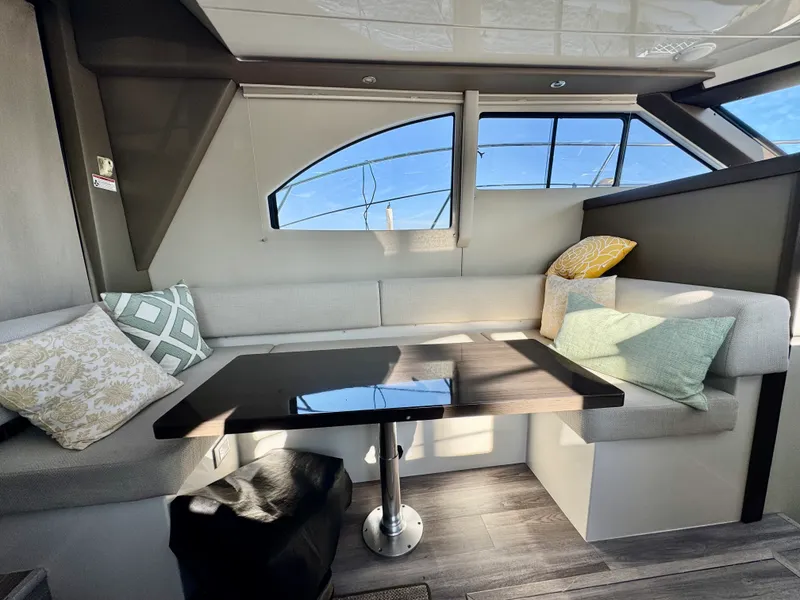 Slide: The Image of Carver Yachts 34 FLY 2014 - 10