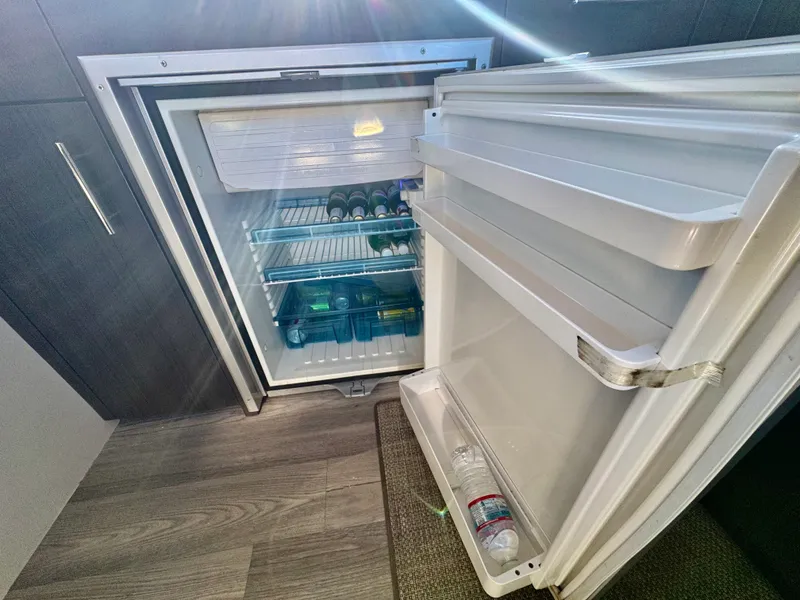 Slide: The Image of Carver Yachts 34 FLY 2014 - 13