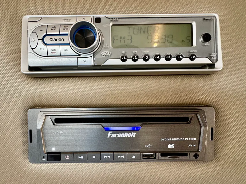 Slide: The Image of Carver Yachts 34 FLY 2014 - 15