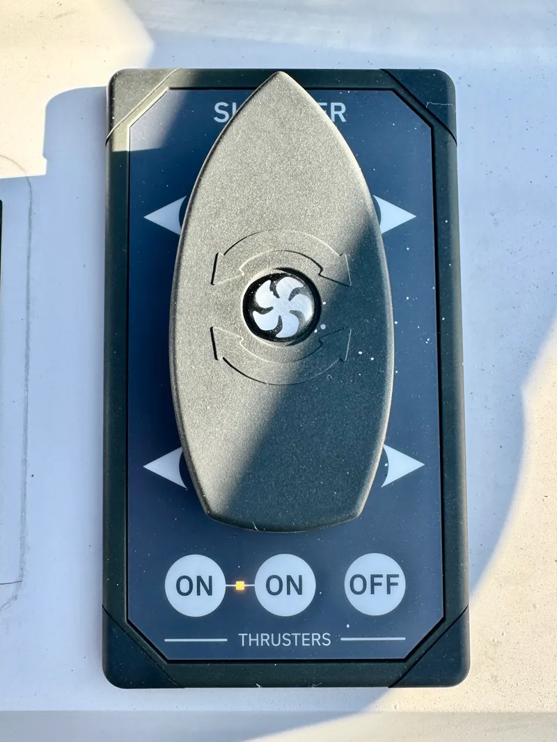 Slide: The Image of Carver Yachts 34 FLY 2014 - 32