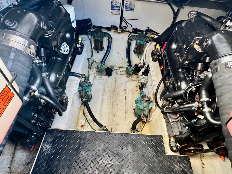 Slide: The Image of Carver Yachts 34 FLY 2014 - 42