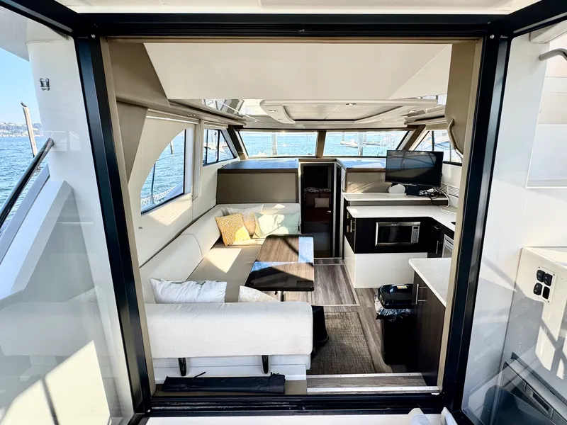 Slide: The Image of Carver Yachts 34 FLY 2014 - 6