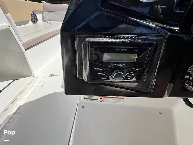 Slide: The Image of Glastron GTD 220 2022 - 14411804