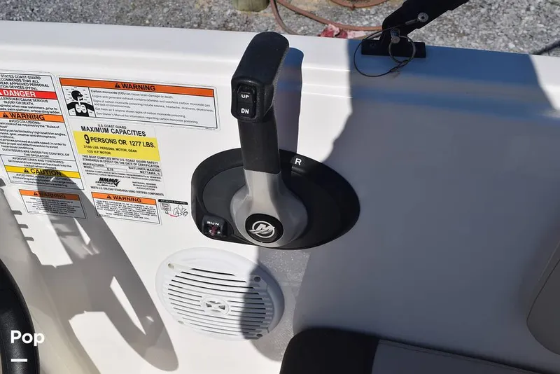 Slide: The Image of Bayliner Element E18 2022 - 14310917