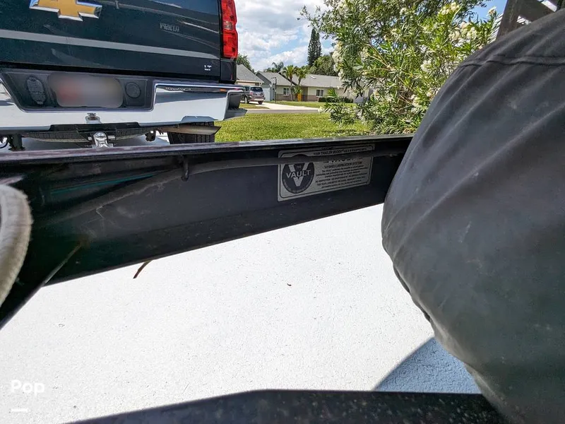 Slide: The Image of Bass Cat Eyra 2015 - 14113946