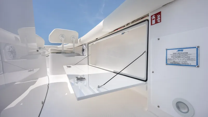 Slide: The Image of Everglades 273 Center Console 2026 - 18