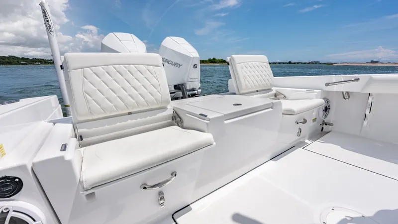 Slide: The Image of Everglades 273 Center Console 2026 - 9