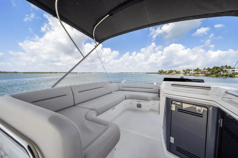 Slide: The Image of Galeon 480 FLY 2025 - 15