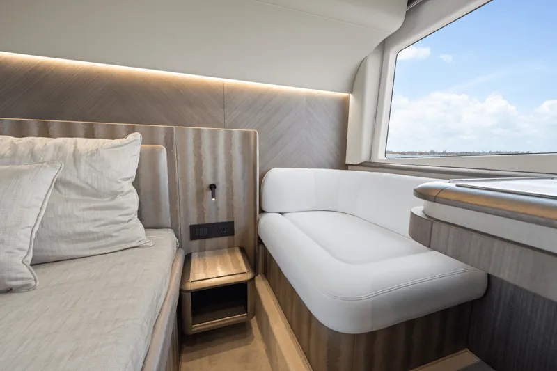 Slide: The Image of Galeon 480 FLY 2025 - 23