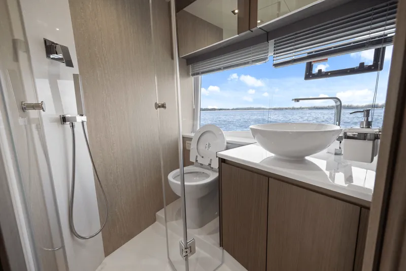 Slide: The Image of Galeon 480 FLY 2025 - 25