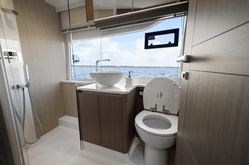 Slide: The Image of Galeon 480 FLY 2025 - 26